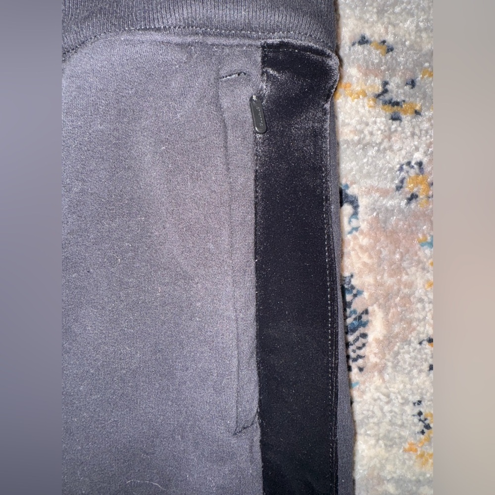 Athleta Retroplush Velvet Straight Leg Pant
Size Medium - Picture 6 of 10